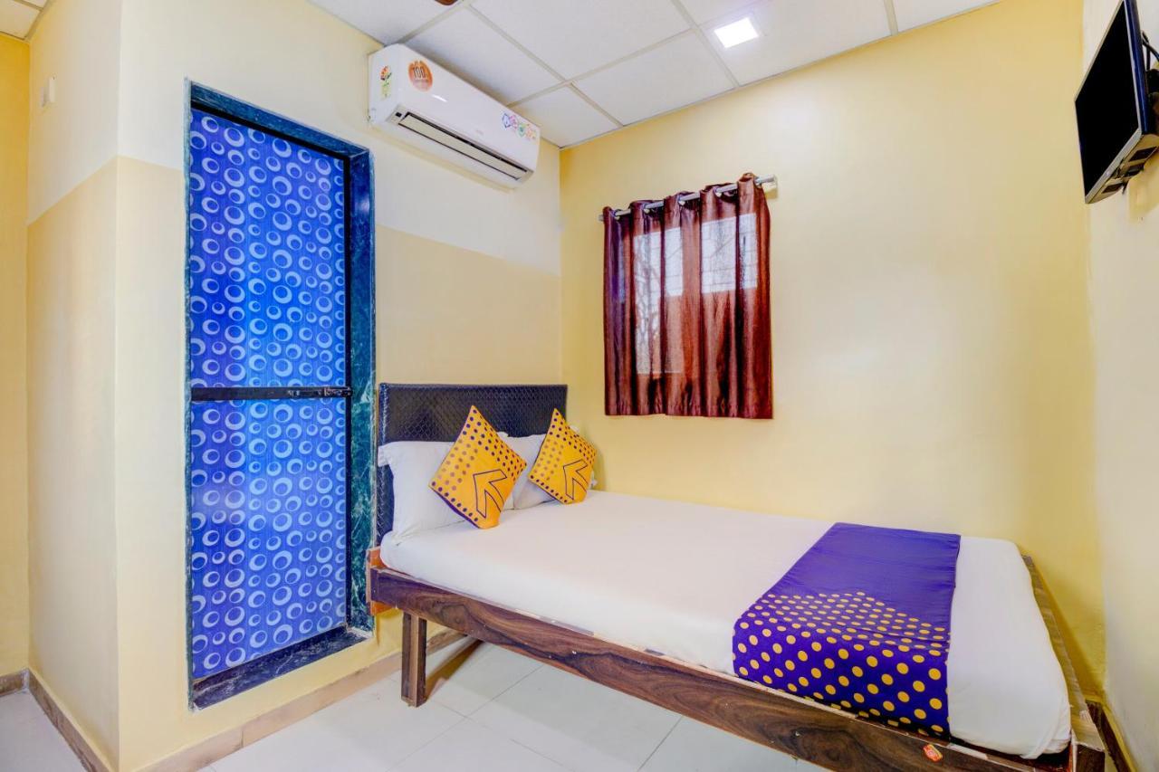 Oyo 70661 Hotel Al Makkah Managed By Hotel Paris Bombaj Zewnętrze zdjęcie